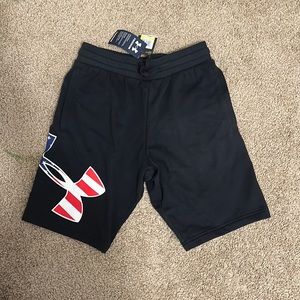Men’s size medium cotton Under Armour. athletic shorts